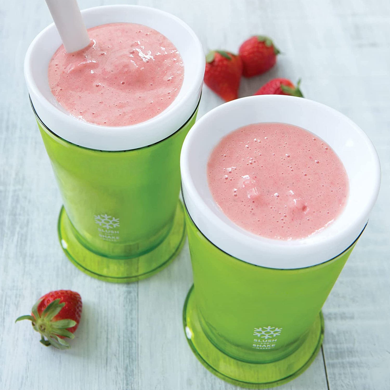 6820 Slush and Shake Maker, Compact Make and Serve Cup with Freezer Core Creates Single-serving Smoothies, Slushies and Milkshakes in Minutes, BPA-free, Gift Box. DeoDap 6820 Slush and Shake Maker, Compact Make and Serve Cup with Freezer Core Creates Single-serving Smoothies, Slushies and Milkshakes in Minutes, BPA-free, Gift Box. DeoDap